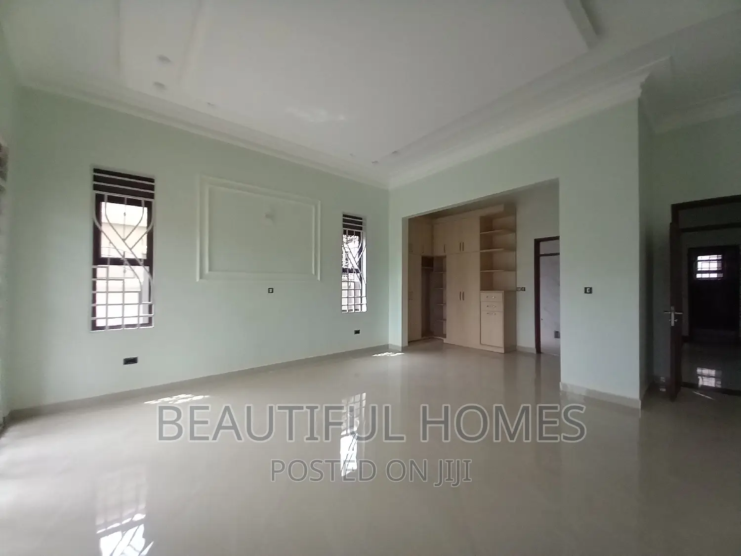 Furnished 5bdrm Mansion in Kira for sale