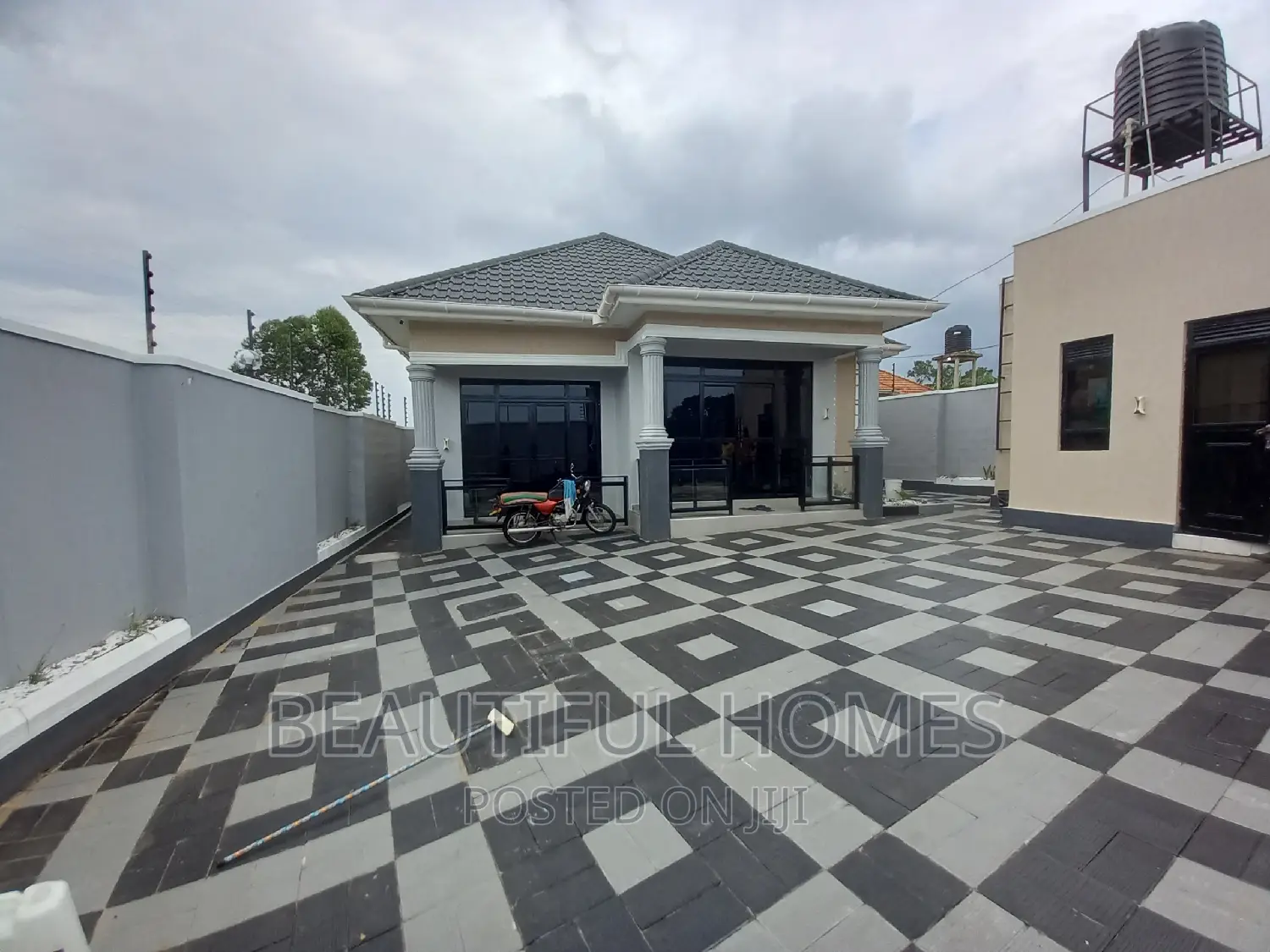 Furnished 3bdrm Bungalow in Kira for sale