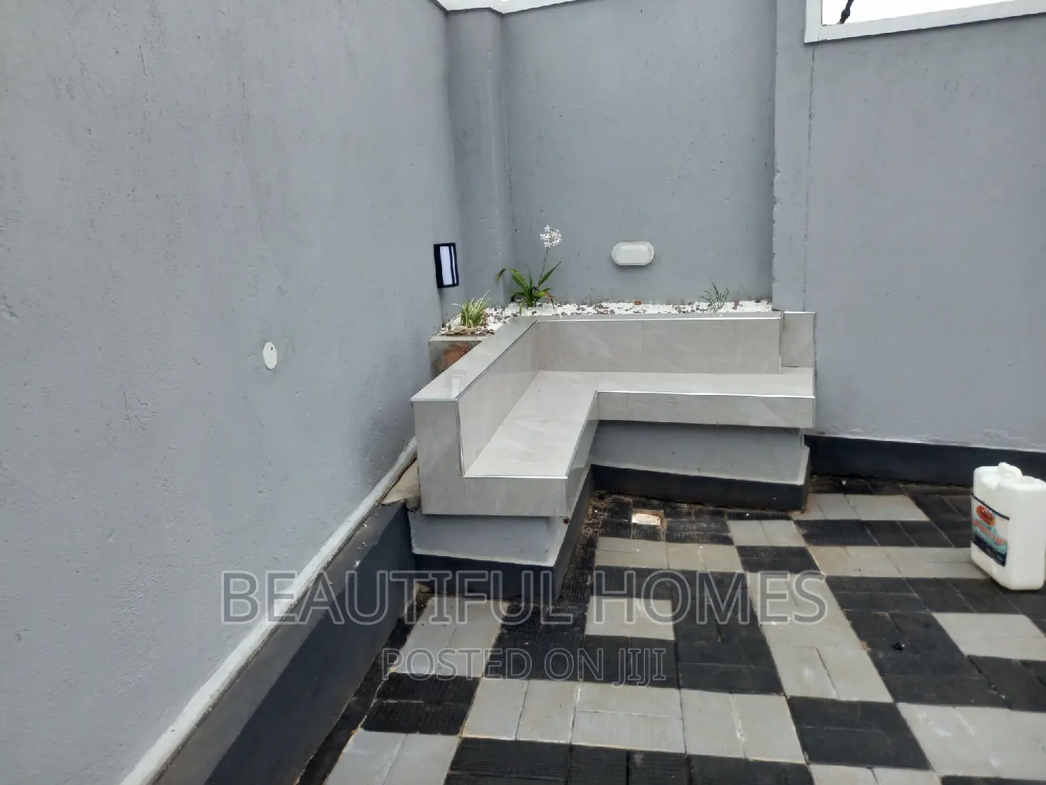 Furnished 3bdrm Bungalow in Kira for sale