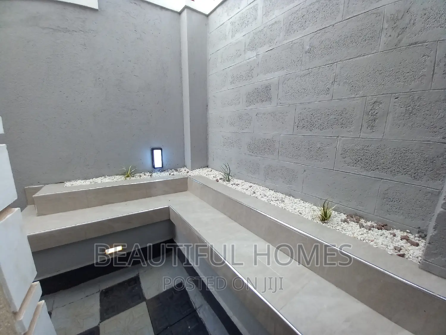 Furnished 3bdrm House in Kira for sale