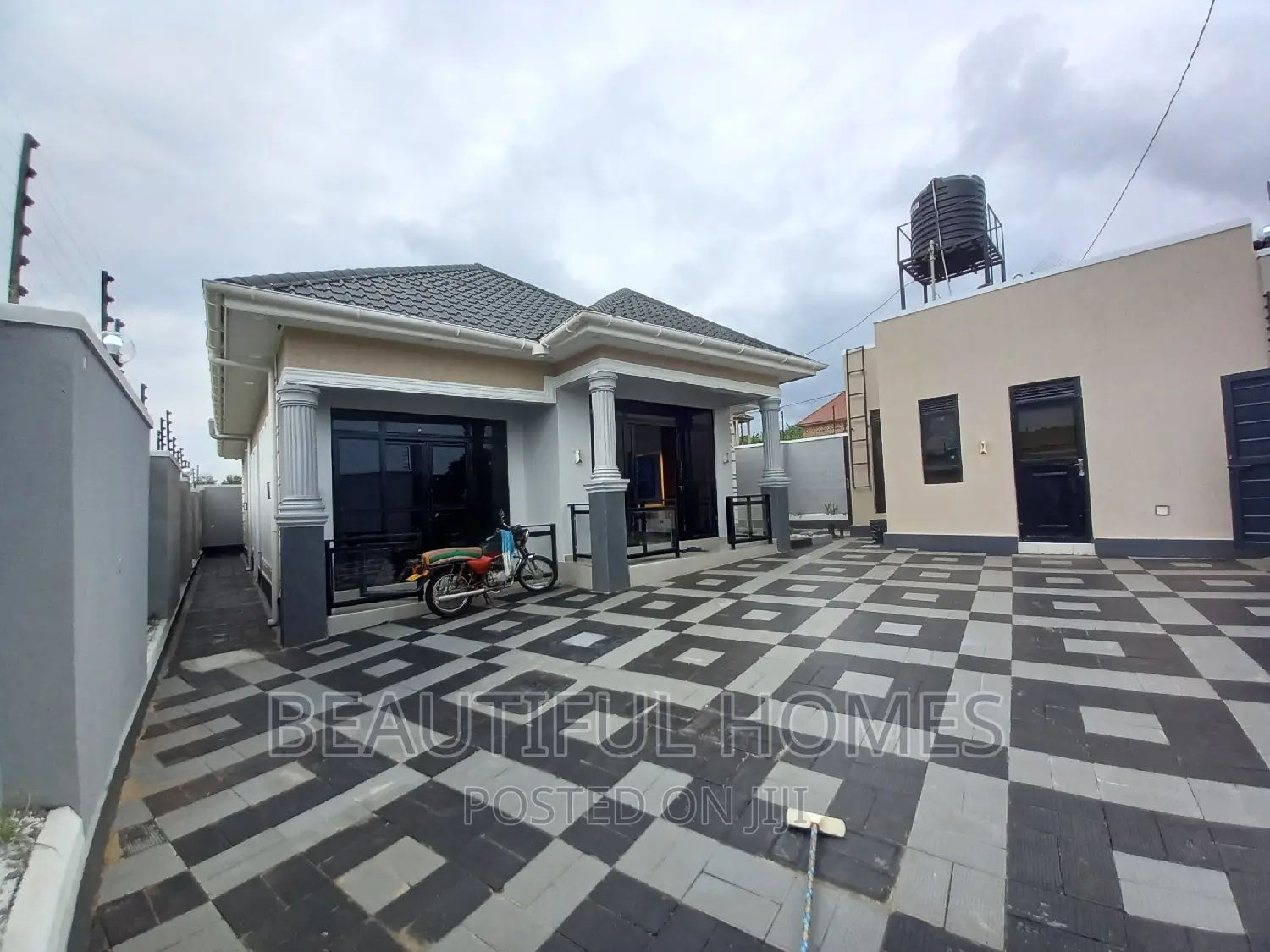 Furnished 3bdrm Bungalow in Kira for sale