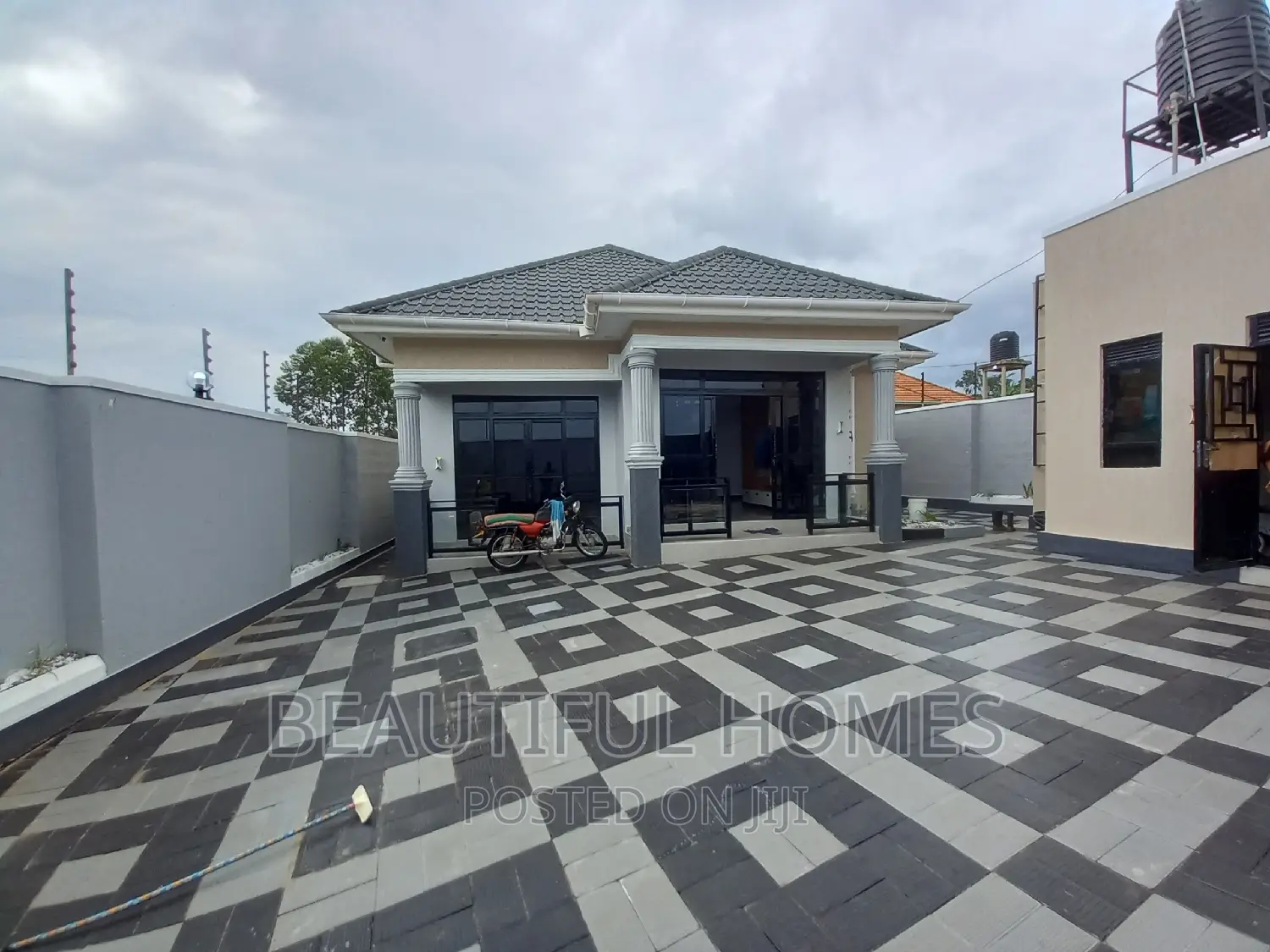 Furnished 3bdrm Bungalow in Kira for sale
