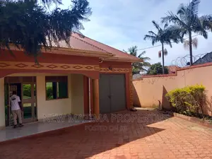 3bdrm Bedsitter in Buziga, Central Division for rent