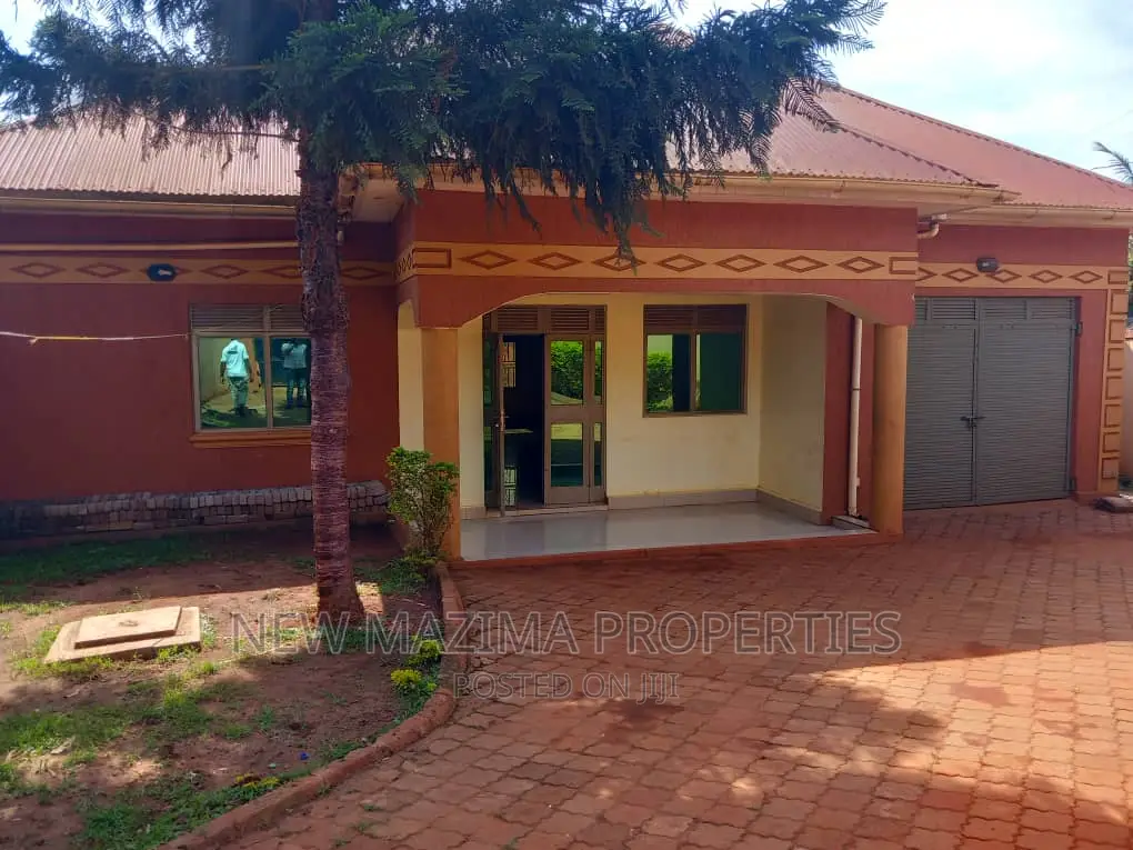 3bdrm Bedsitter in Buziga, Central Division for rent