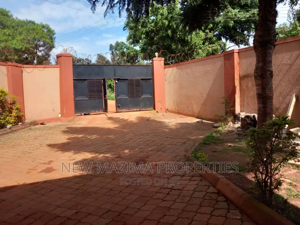 3bdrm Bedsitter in Buziga, Central Division for rent