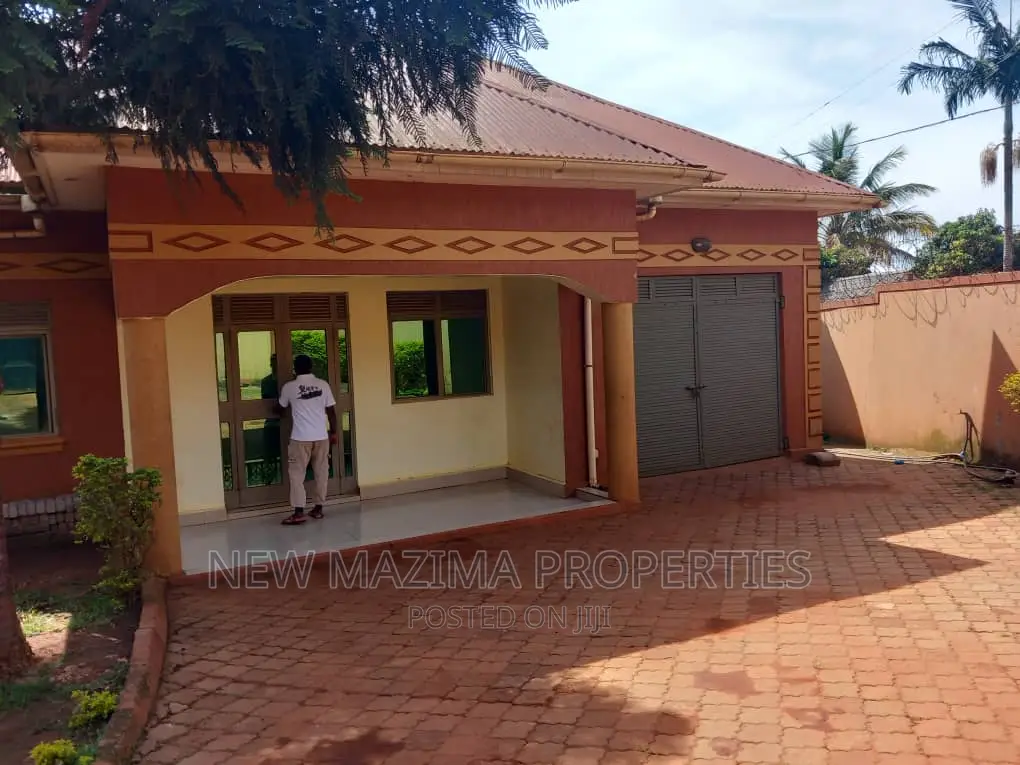 3bdrm Bedsitter in Buziga, Central Division for rent