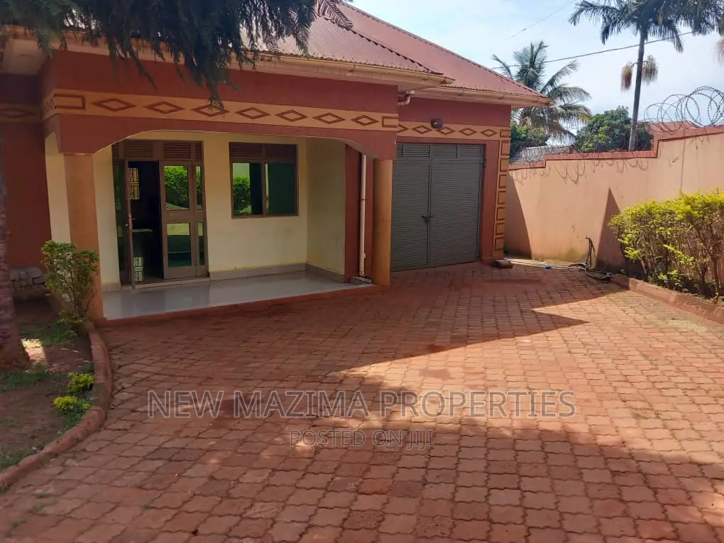 3bdrm Bedsitter in Buziga, Central Division for rent