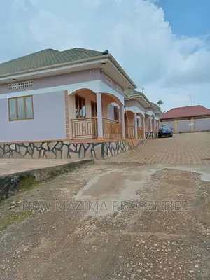 8bdrm House in Garuga Ntebe Rd, Central Division for sale
