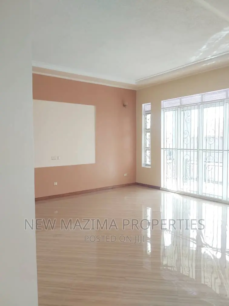 3bdrm Bungalow in Kitende Ntebe Rd, Central Division for sale