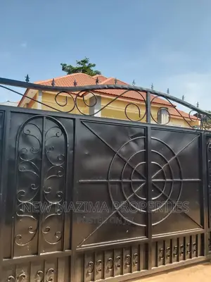 3bdrm Bungalow in Kitende Ntebe Rd, Central Division for sale