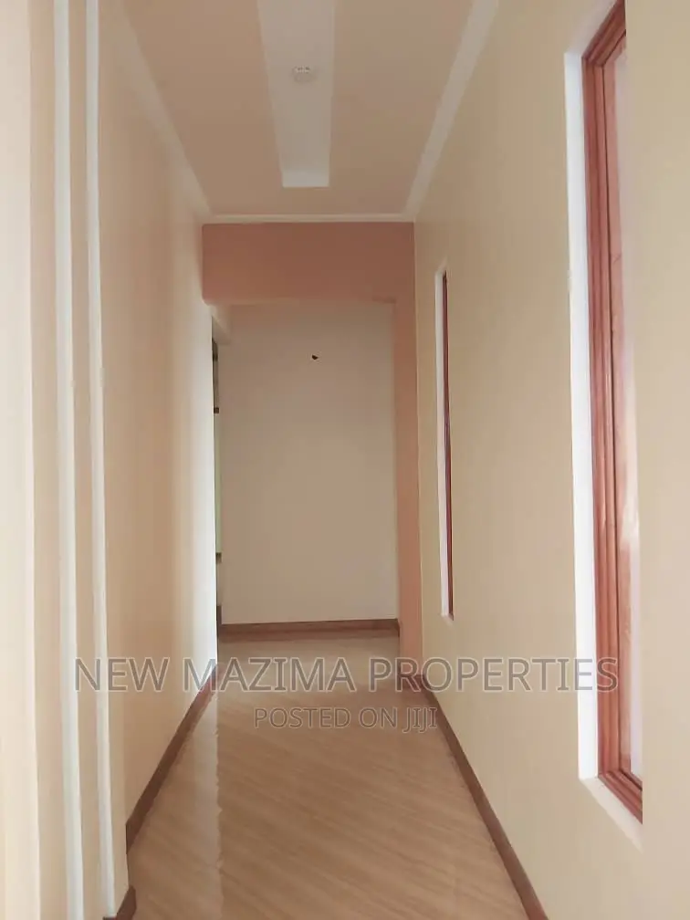 3bdrm Bungalow in Kitende Ntebe Rd, Central Division for sale