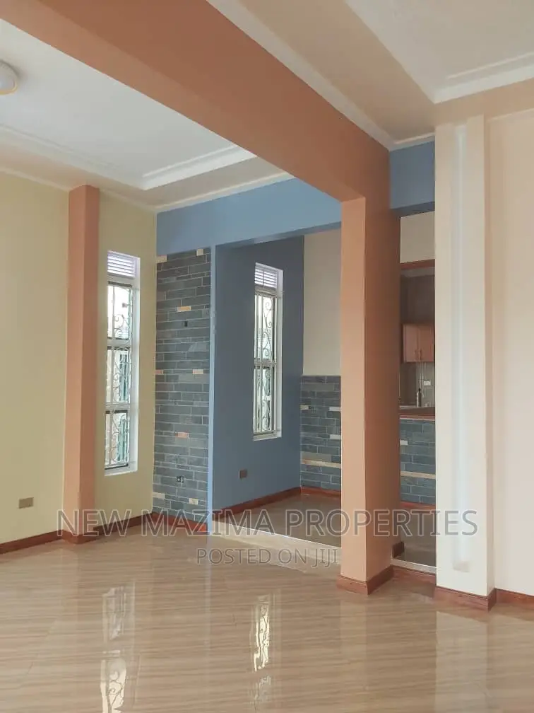 3bdrm Bungalow in Kitende Ntebe Rd, Central Division for sale