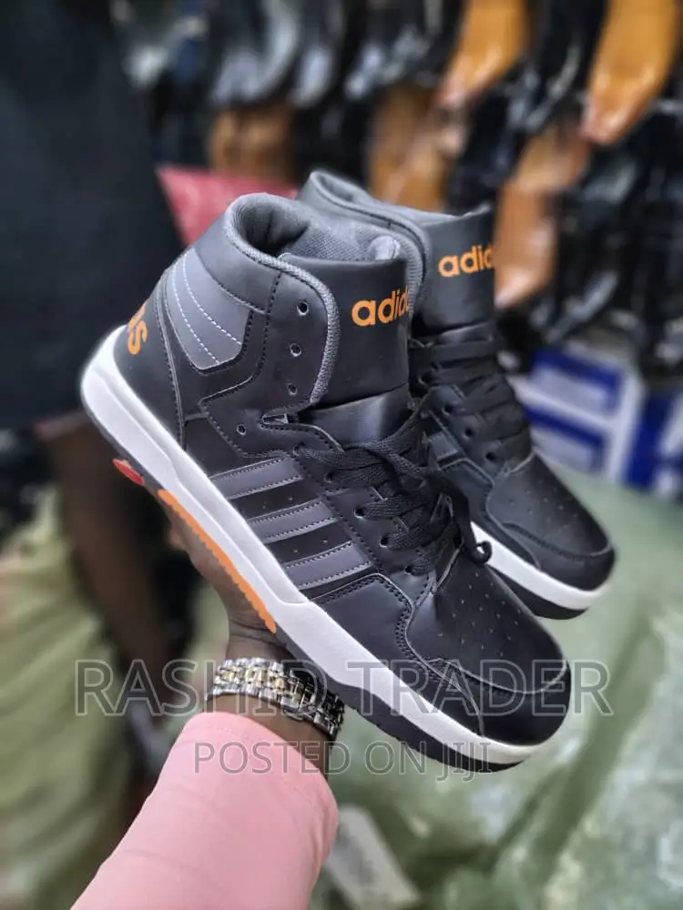 Adidas Sneakers