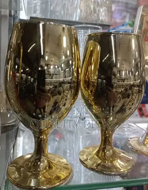 Dinner Gold Glass