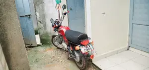 Bajaj Boxer 100 2022 Red