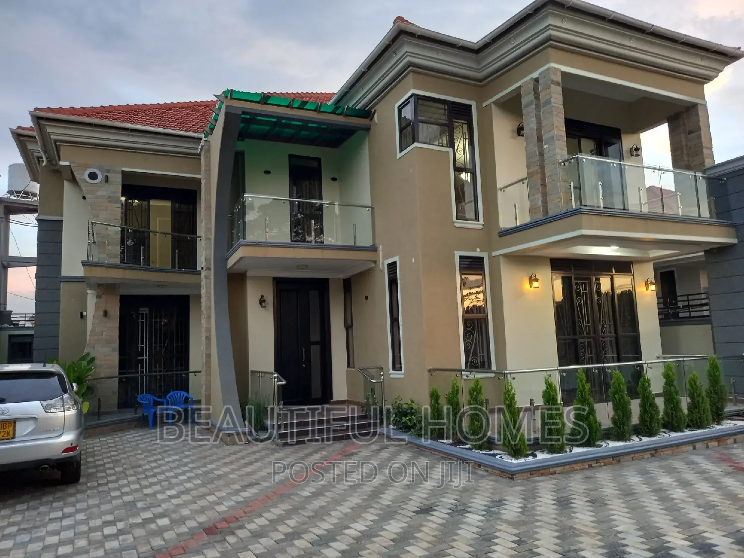 Furnished 6bdrm Duplex in Kira Posh for sale
