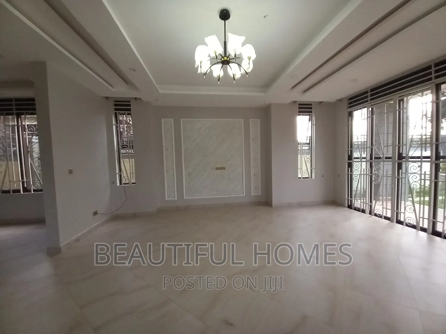 Furnished 6bdrm House in Kira Tarmack, Central Division for sale