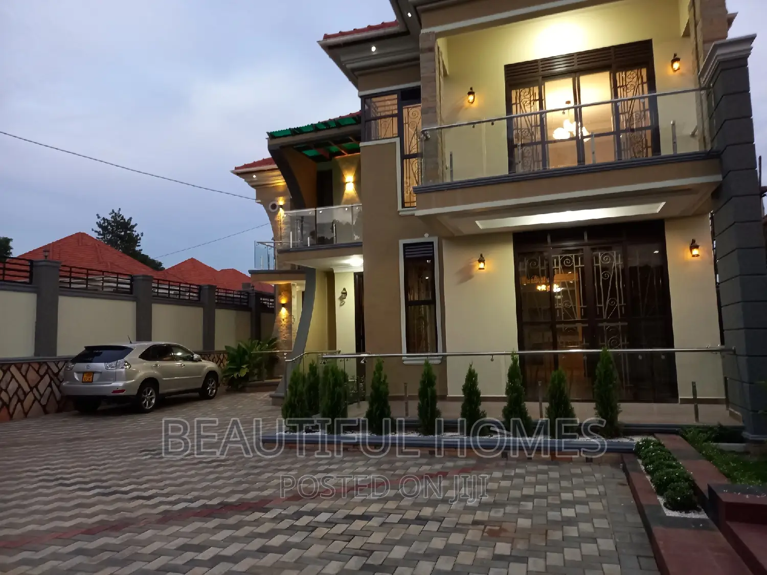 Furnished 6bdrm Duplex in Kira Tarmack for sale