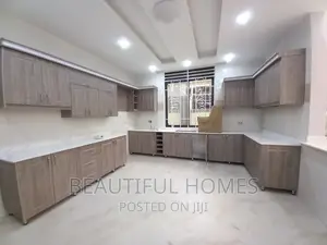 Furnished 6bdrm Duplex in Kira for sale