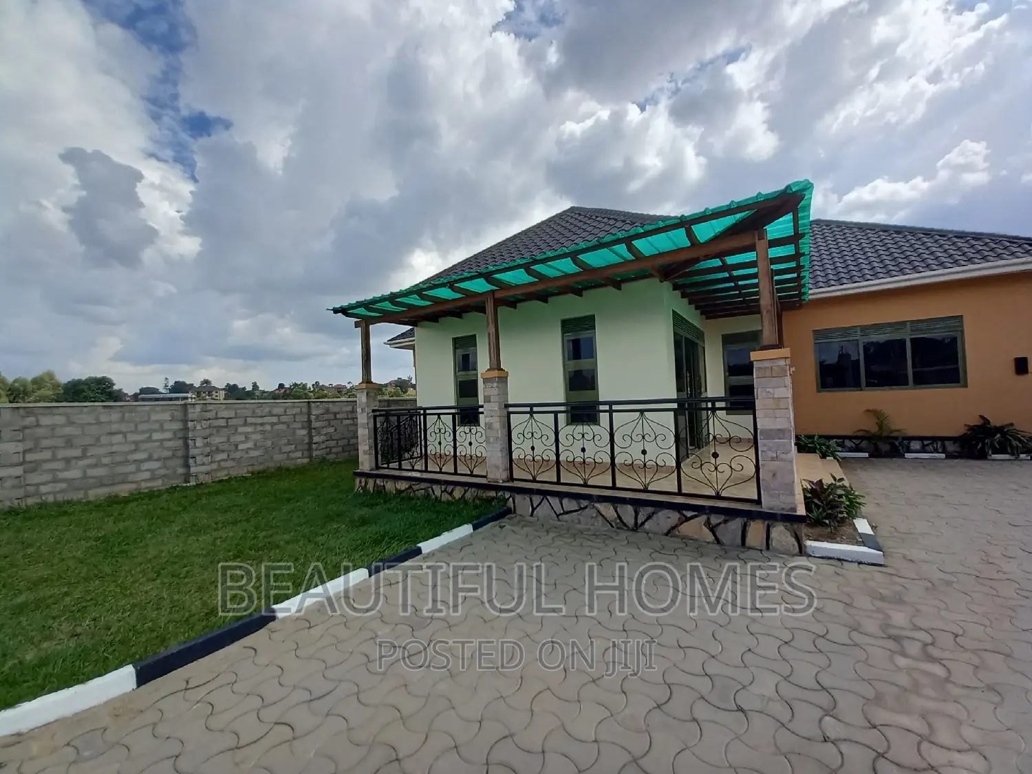 Furnished 4bdrm Bungalow in Kira for sale