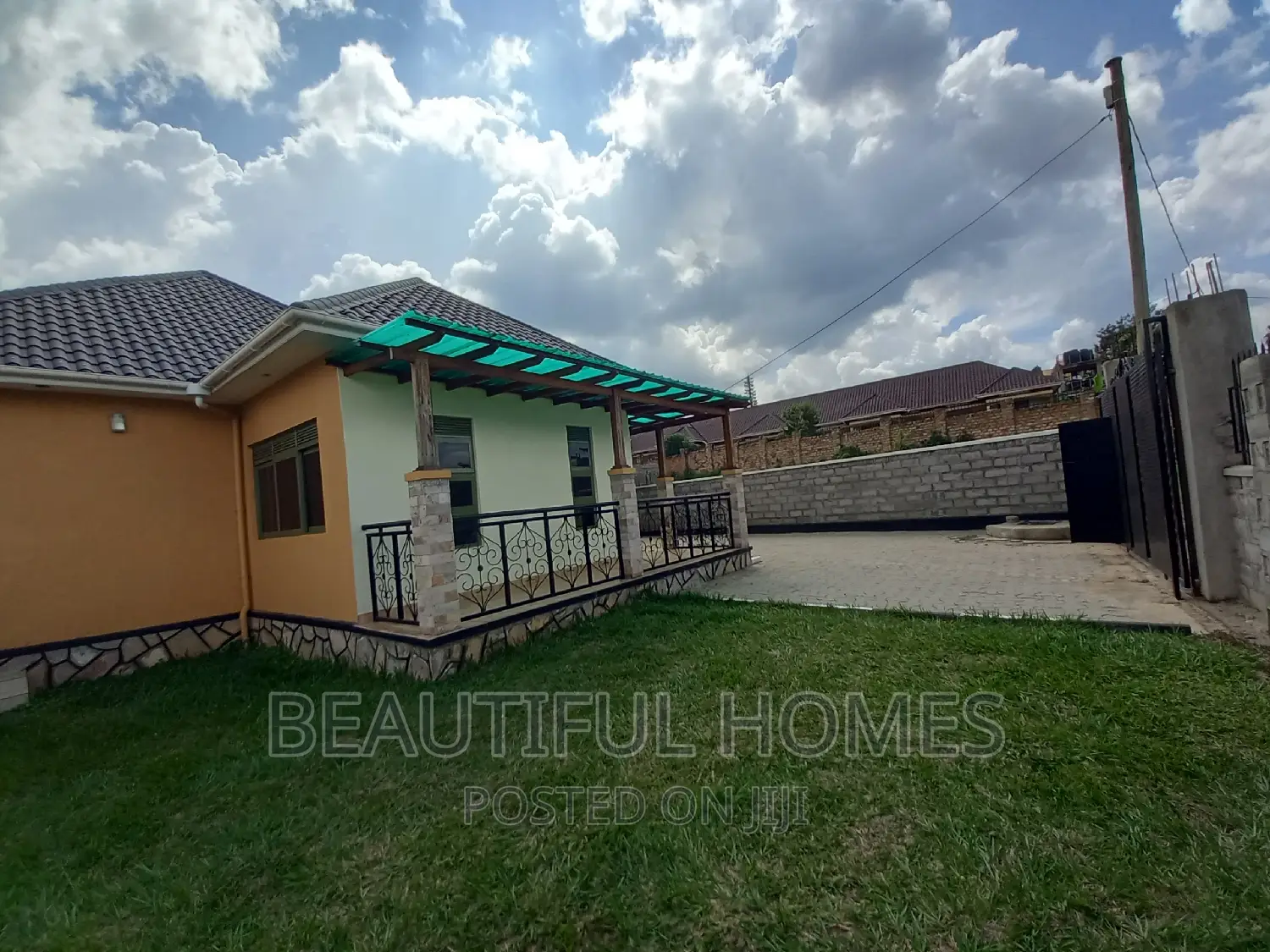 Furnished 4bdrm Bungalow in Kira for sale