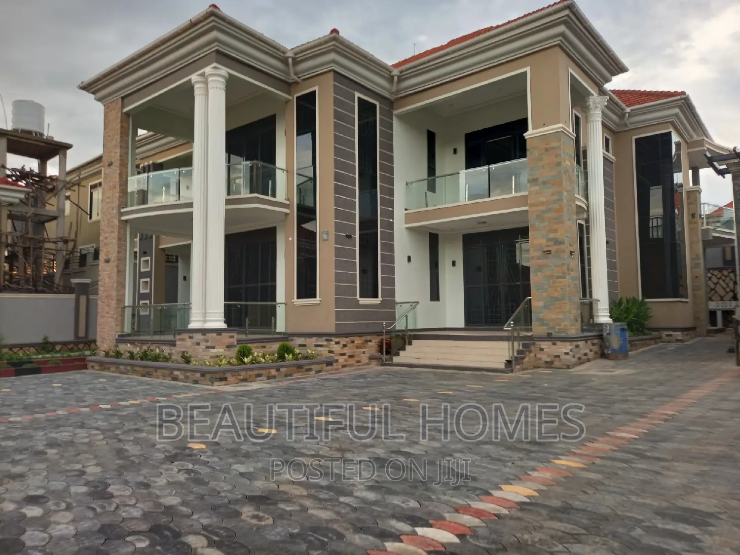 Furnished 6bdrm House in Kira Tarmacked for sale