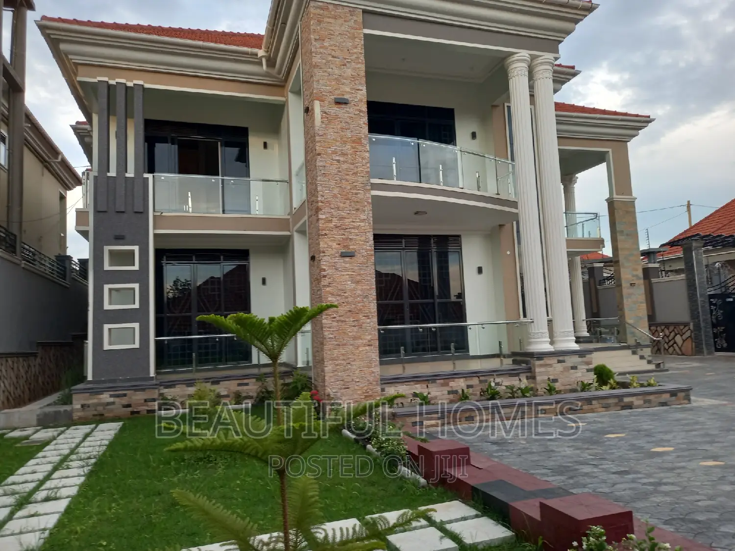 Furnished 6bdrm House in Kira Posh Estate for sale