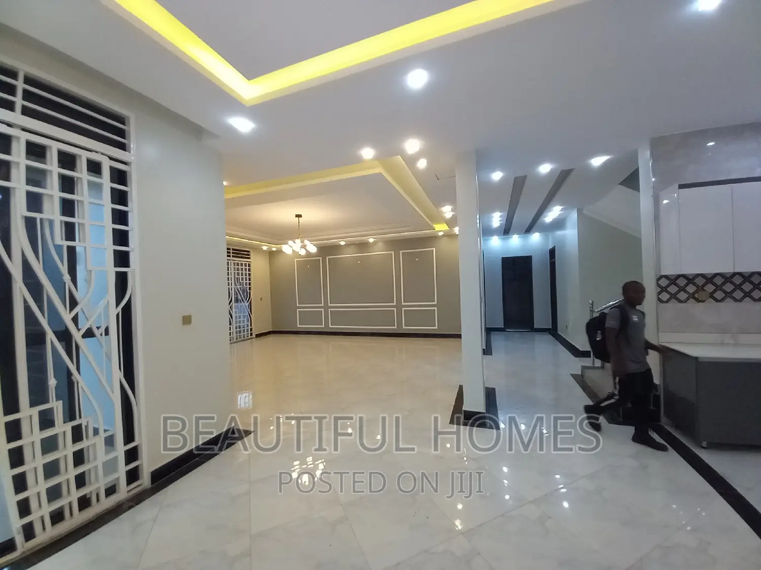 Furnished 6bdrm Mansion in Kira for sale