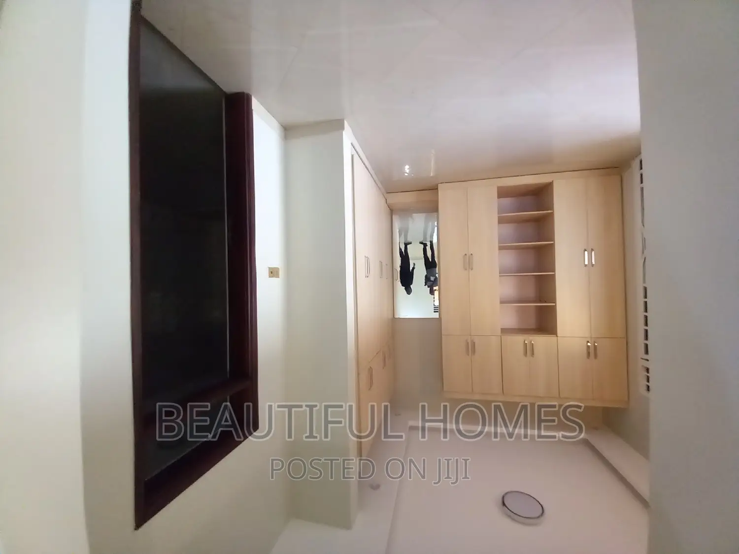 Furnished 6bdrm Mansion in Kira for sale