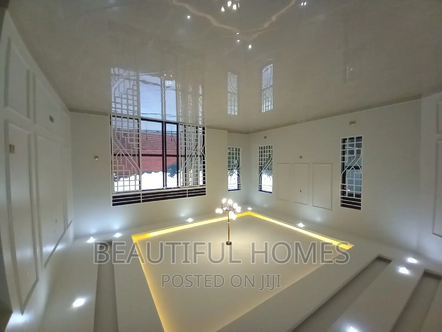 Furnished 6bdrm Mansion in Kira for sale