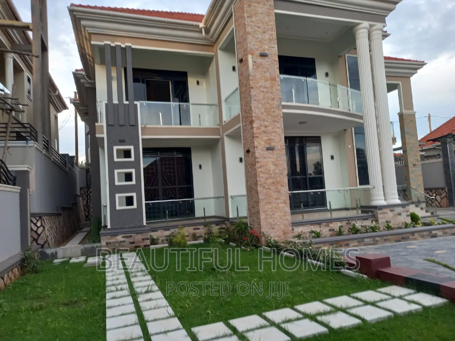 Furnished 6bdrm Mansion in Kira for sale