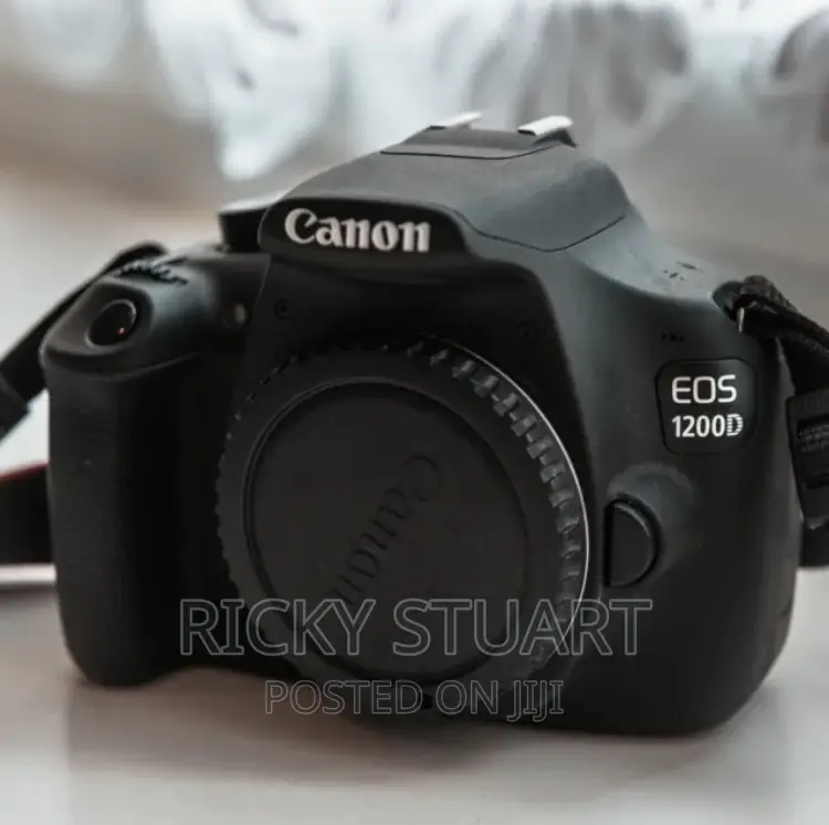 Canon 1200D WTH 18-55mm Lens