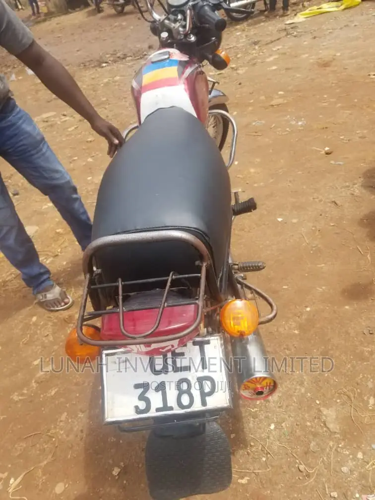 Bajaj Boxer 2023 Red