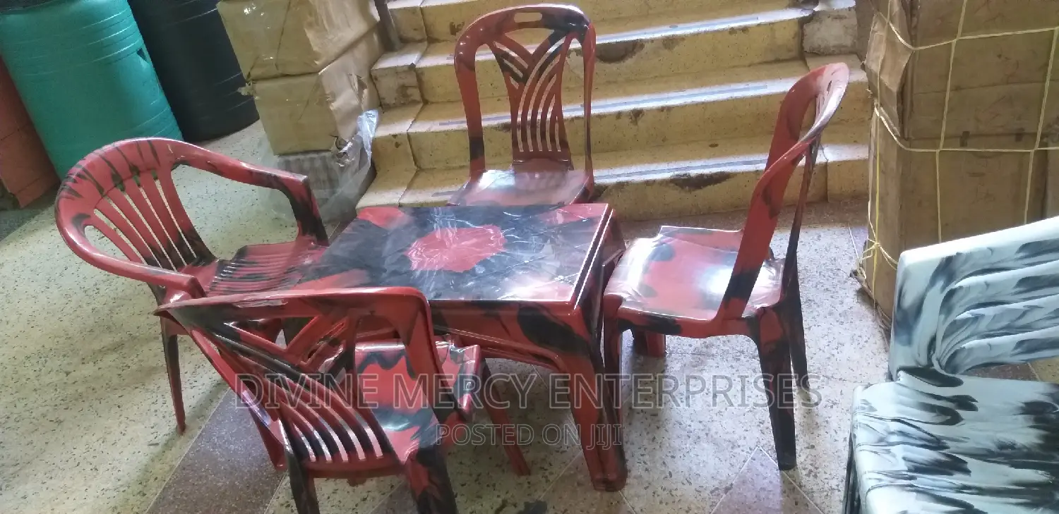 Set of Min Rectangular Table and Armless Chairs