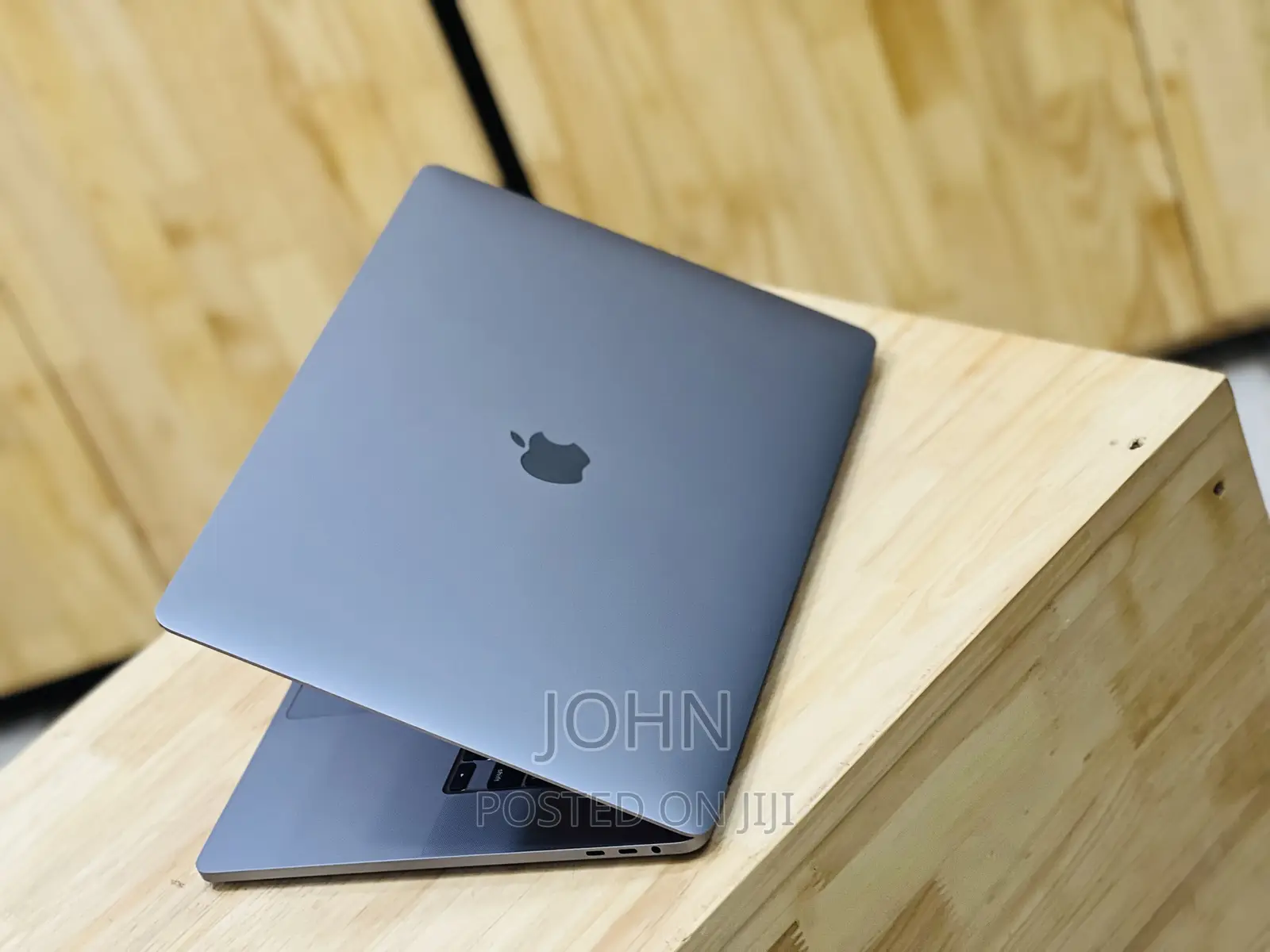 New Laptop Apple MacBook Pro 2019 32GB Intel Core I9 SSHD (Hybrid) 2T