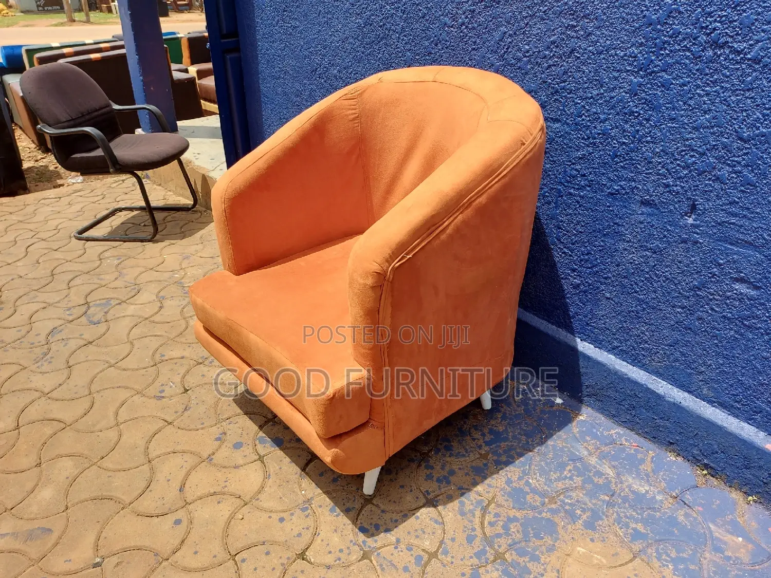 Lovable Wing Chair