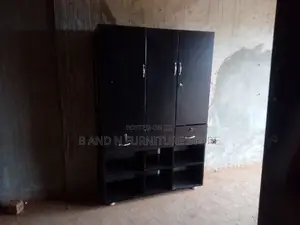 Excellent Wardrobe in 120 by 180 by 40cms