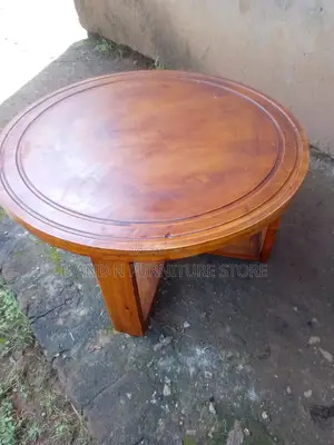 Simple Center Table With 40cm in Radius
