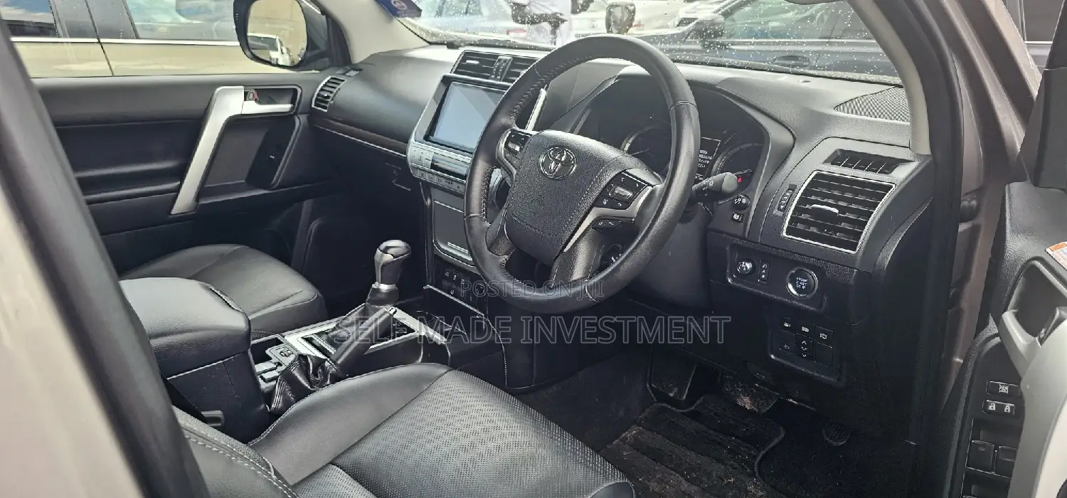 Toyota Land Cruiser Prado 2020 Gray
