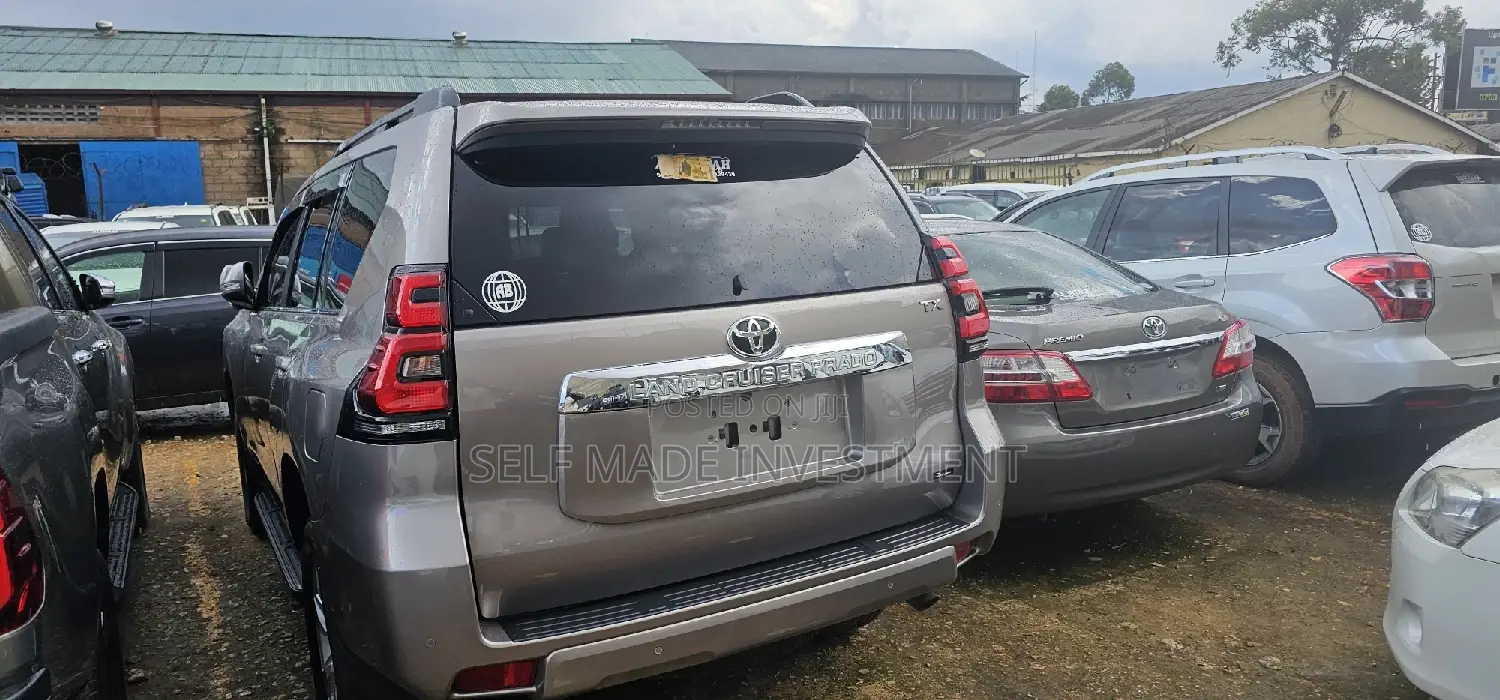 Toyota Land Cruiser Prado 2020 Gray