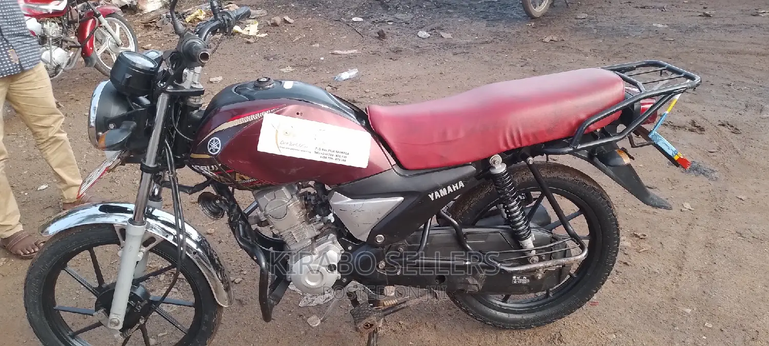 Yamaha Crux 2020 Orange