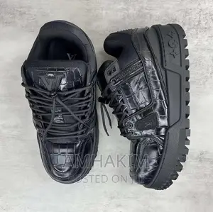 New Louis Vuitton Sneakers in Stock