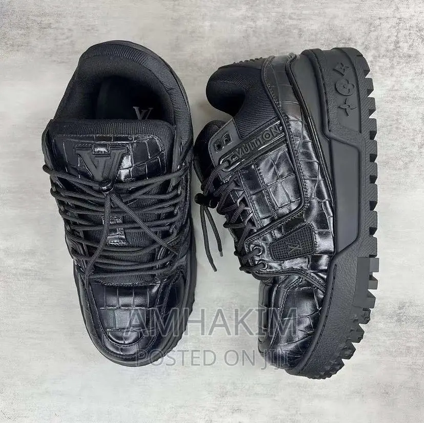 New Louis Vuitton Sneakers in Stock