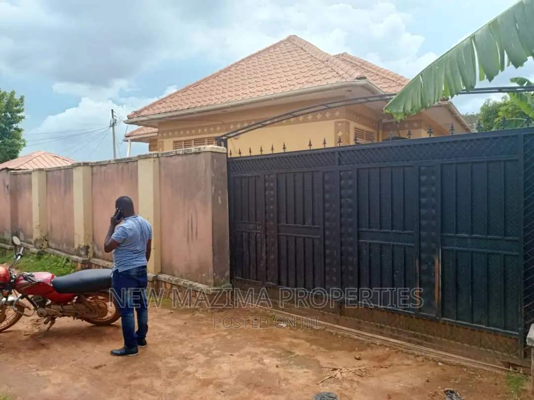 3bdrm Bungalow in Nansana Bujjuko, Central Division for sale