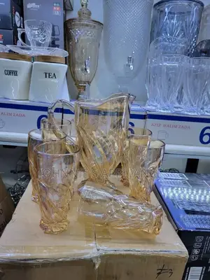 Juice Jug en Glasses Gold Color 6pics Glass