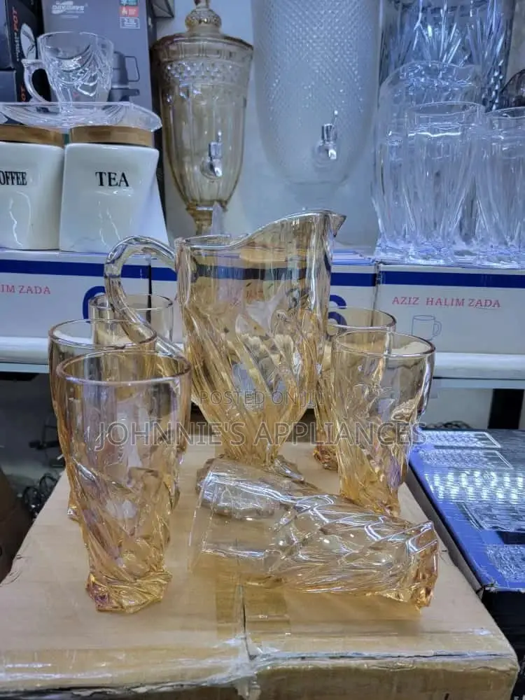 Juice Jug en Glasses Gold Color 6pics Glass