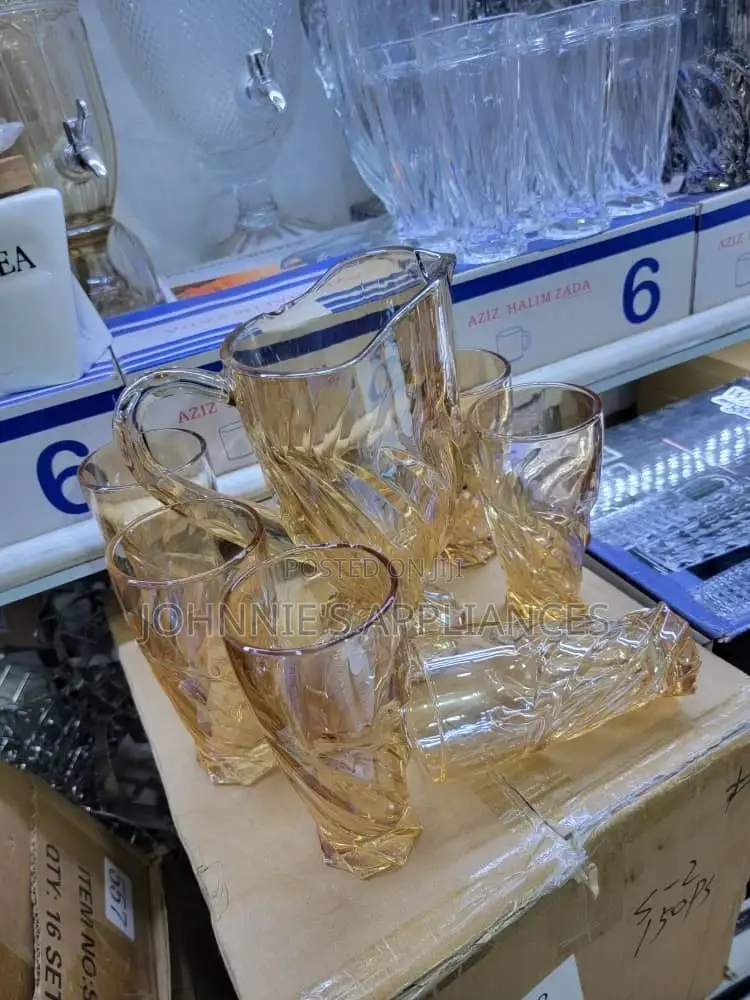 Juice Jug en Glasses Gold Color 6pics Glass