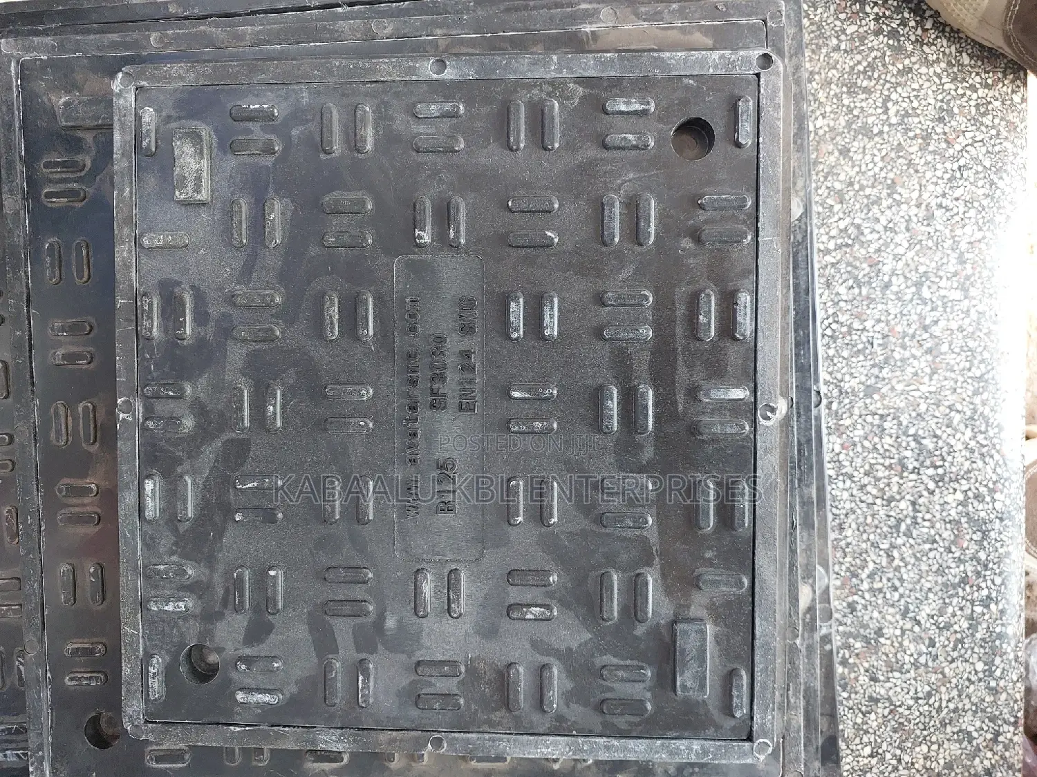 30×30 Heavy Duty FIBRE Manhole Covers Class B125