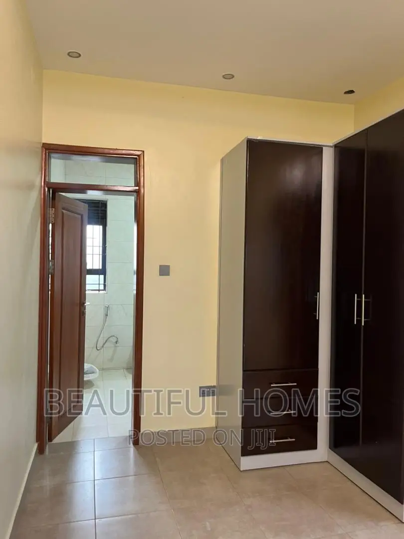 Furnished 6bdrm Duplex in Bwebajja Entebbe, Makindye for sale