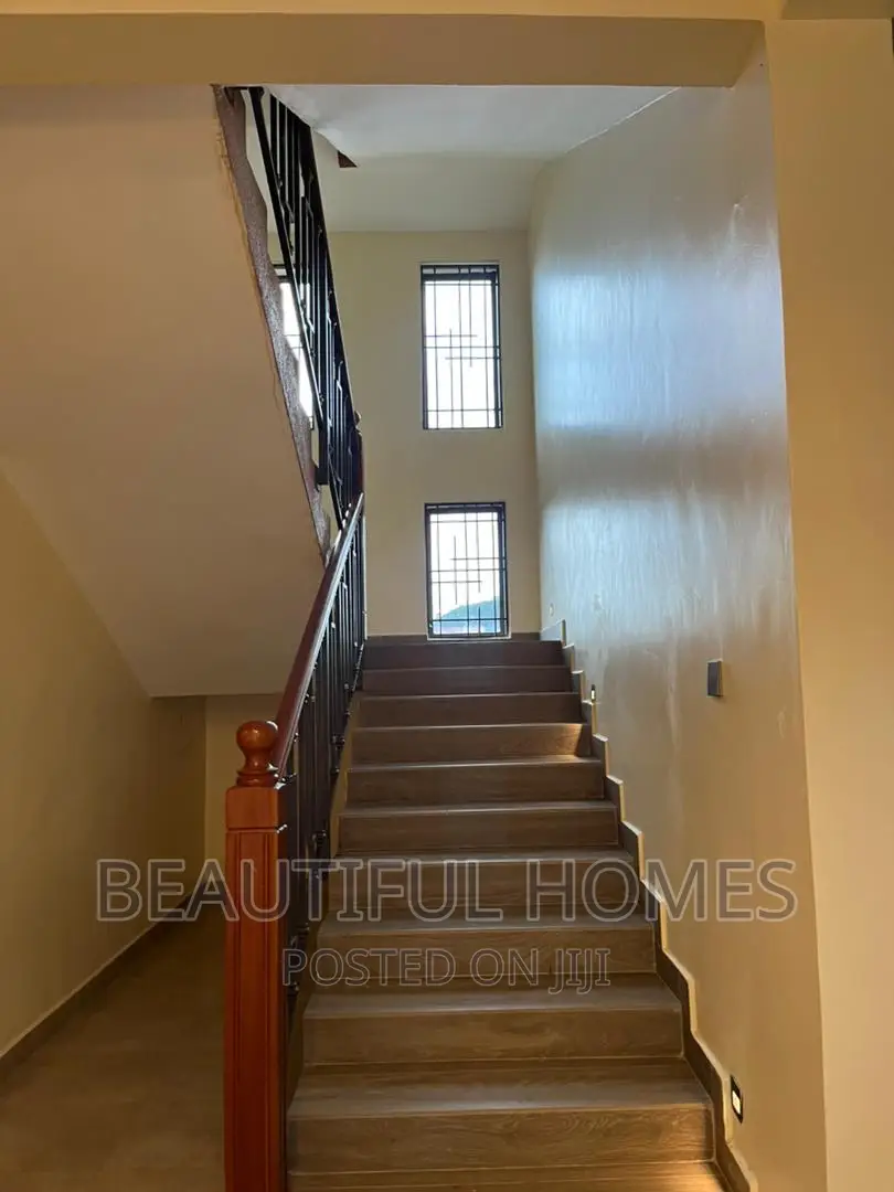 Furnished 6bdrm Duplex in Bwebajja Entebbe, Makindye for sale